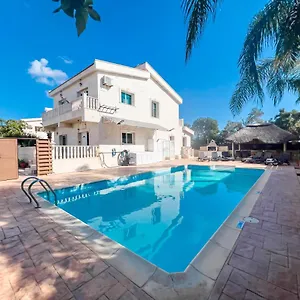Fame With Private Pool And Gazebo Villa
